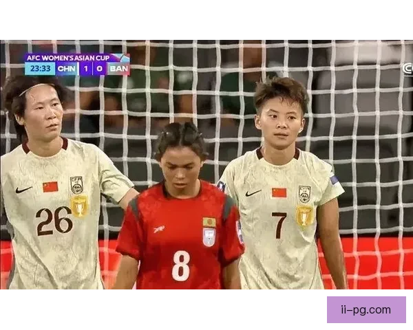 亚洲杯预选赛裁判判罚尺度分析与争议解读