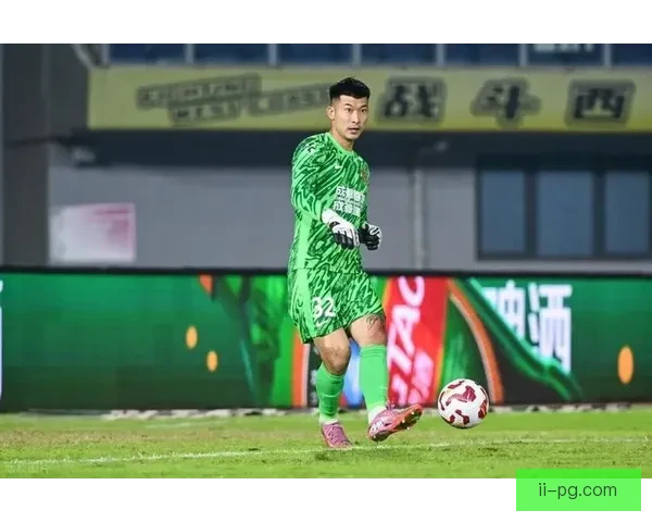 刘殿座门前神扑频现守门传奇震撼球迷心灵